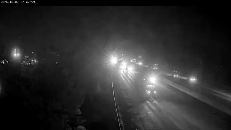 Live traffic camera: I-71/I-75 at N of Buttermilk Pike (southbound view)